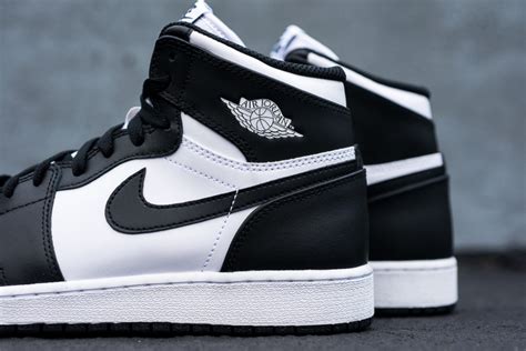 nike jordan high schwarz weiß|air jordan 1 nike.